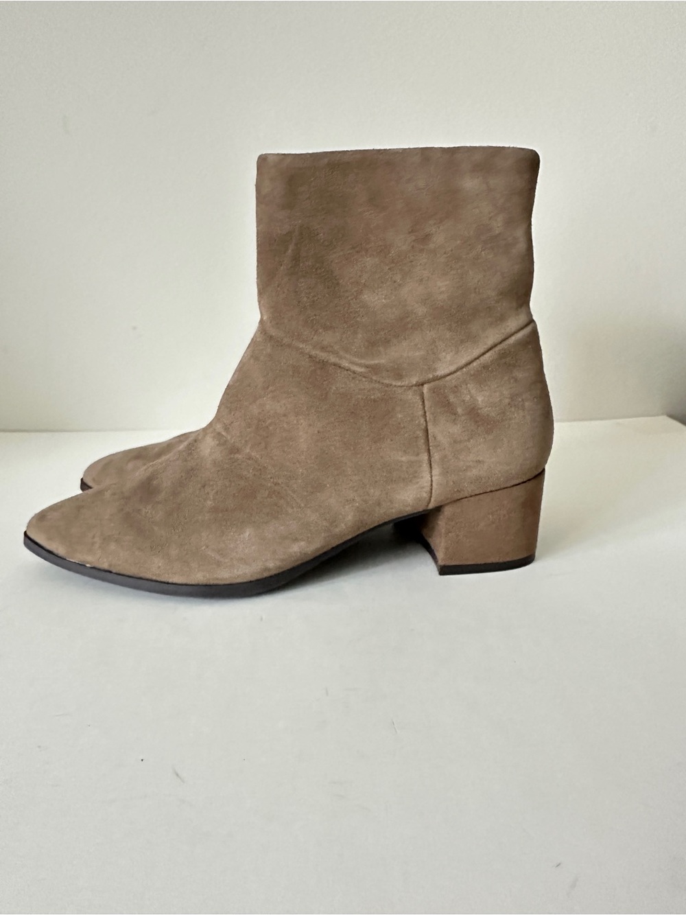 NEW Blondo Arena Taupe Suede Waterproof Ankle Classic Women's Booties, Sz 8.5M
